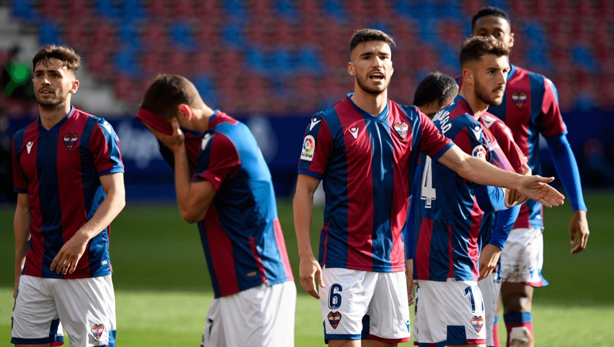 El Levante denuncia un ‘agravio comparativo’ de LaLiga tras el cambio de horarios