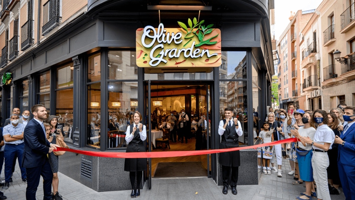 Llega a España Olive Garden, el gigante de la cocina italiana barata de EEUU famoso por sus ensaladas y palitos de pan sin límite