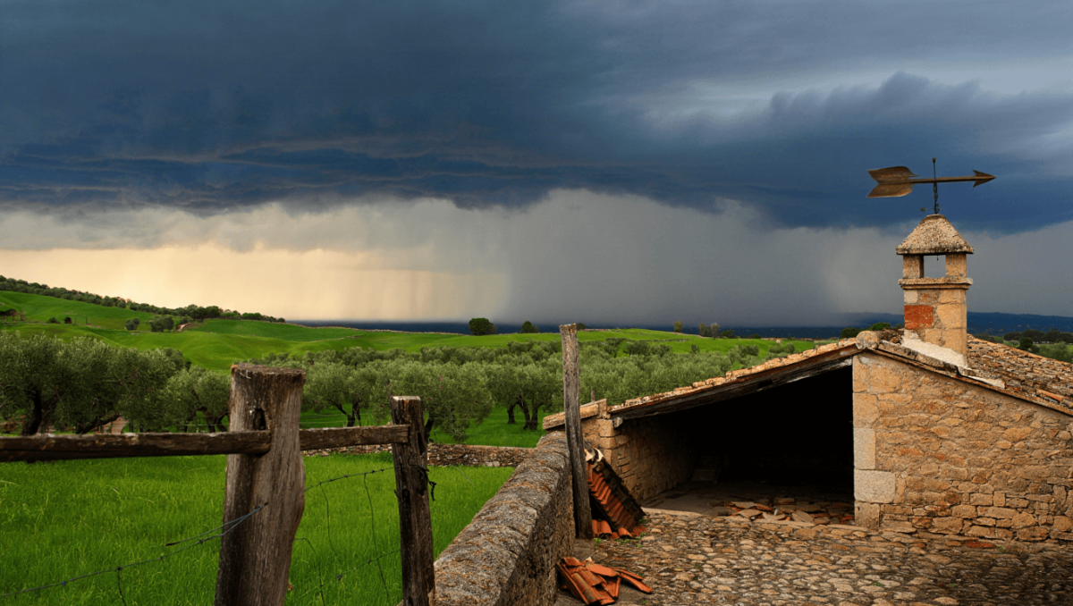 La AEMET activa el aviso naranja en estas zonas por lo que está a punto de llegar: giro radical del tiempo