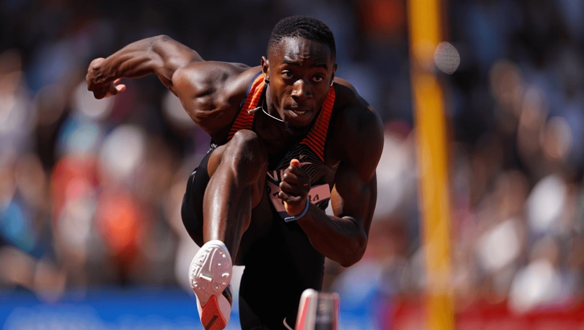 Kebinatshipi, oro mundial de 400, corre los 100 metros... ¡en 9.89!