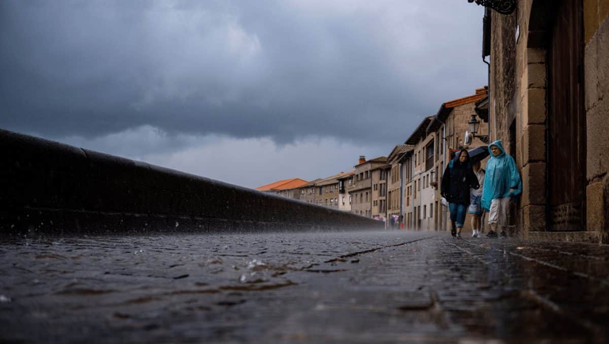 La última predicción de la AEMET para Semana Santa que revienta las vacaciones: va a haber lluvias muy fuertes en estas zonas