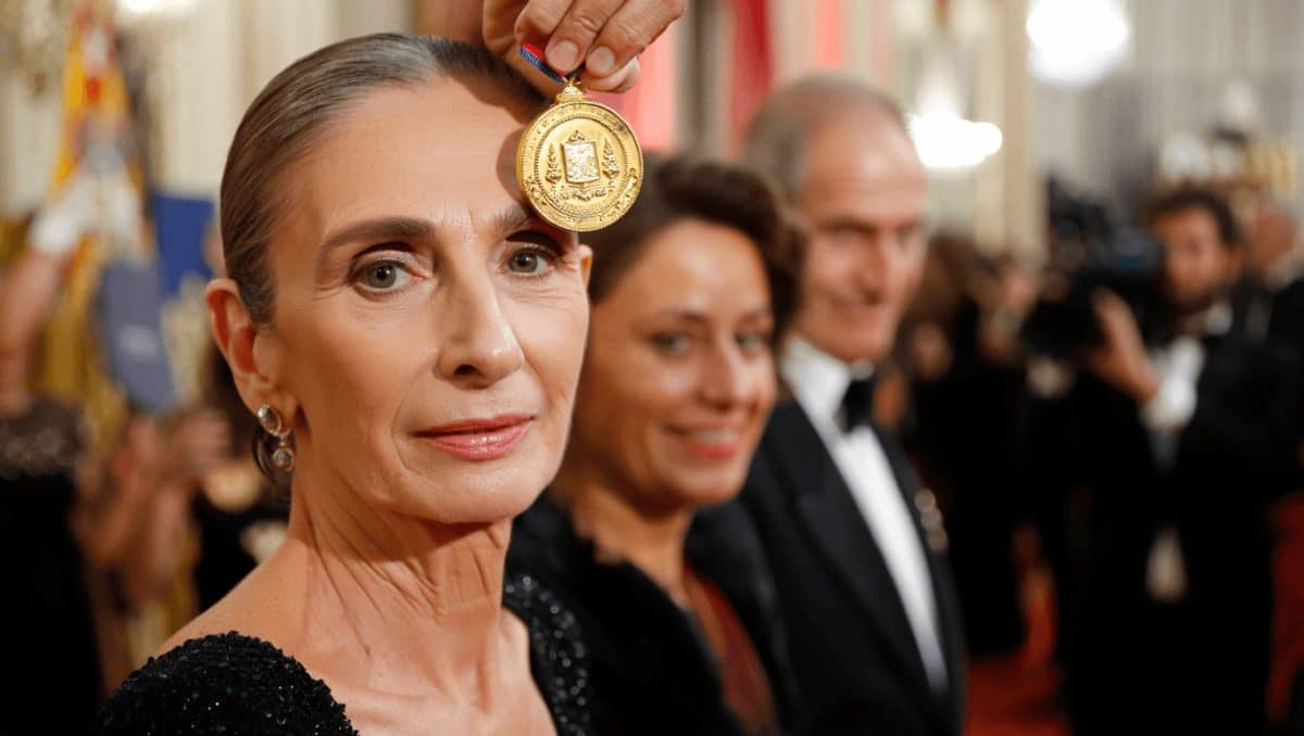 La directiva Eva Fernández Gómez, distinguida con la medalla de oro en la Noche de Galicia en Madrid
