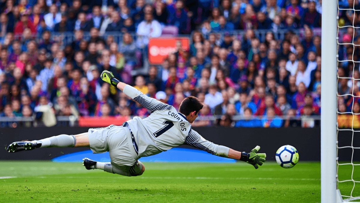 Uno a uno del Real Madrid contra el Barça: Courtois maquilla el desastre