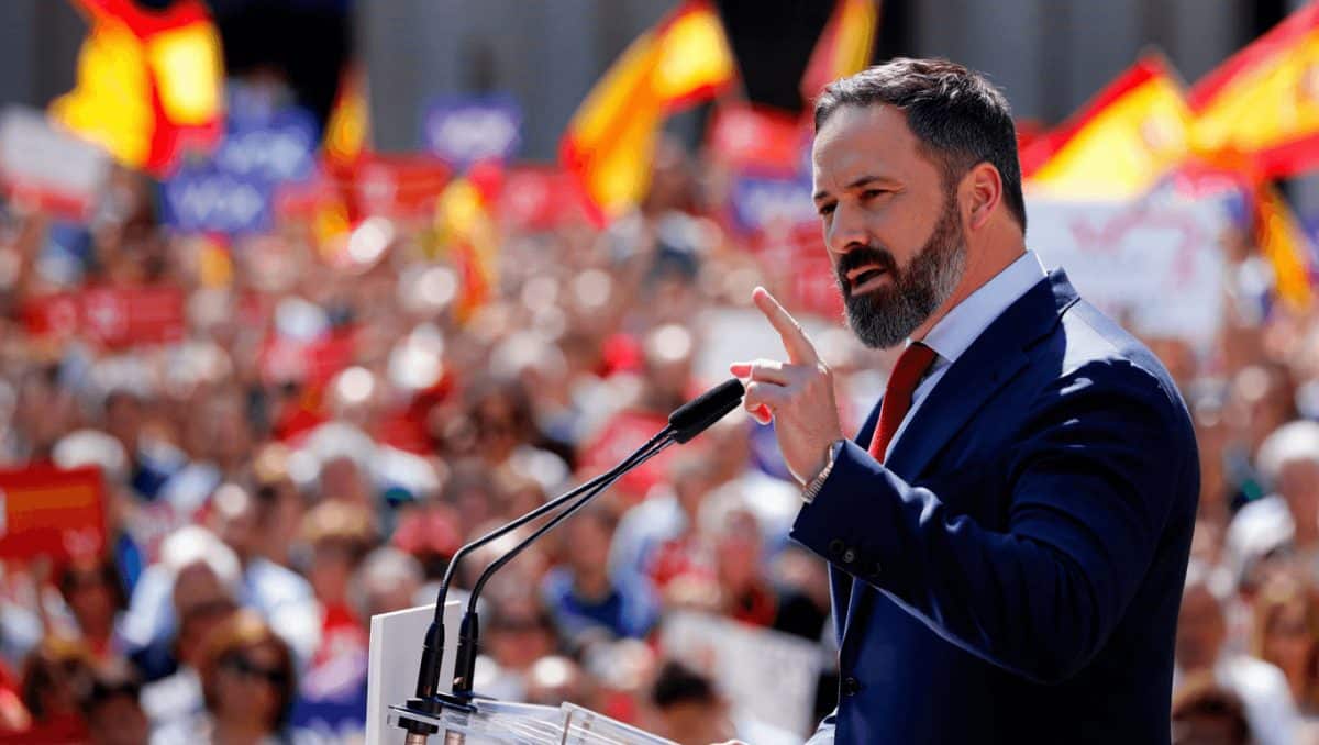 Abascal llama a "no dejarse traicionar" por Sánchez y Moreno el 17M: "No es rechazo ni odio, es sentido común"