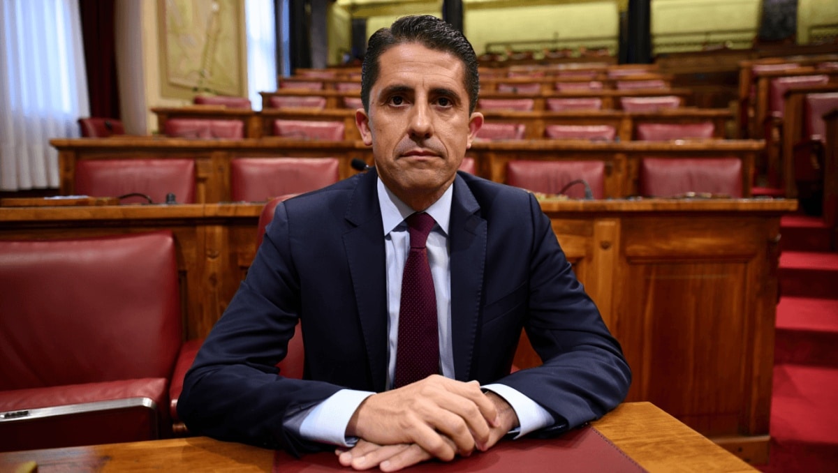 El chófer de Mazón el día de la dana se niega a responder en el Congreso, pero rechaza haber recibido "presiones"