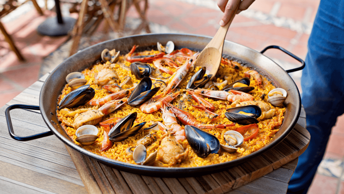 "En La Barraca de Mazarrón hacen la mejor paella de marisco"