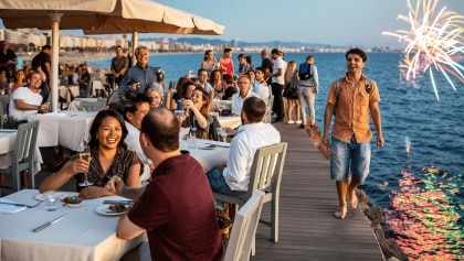El restaurante de Barcelona al que muchos llegaban en golondrina y donde media ciudad acabó celebrando veranos, citas y fuegos artificiales