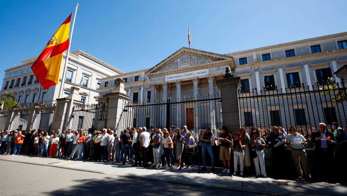 El Congreso abrirá de nuevo sus puertas los días 12 y 13 de junio por las primeras elecciones y la entrada en la UE