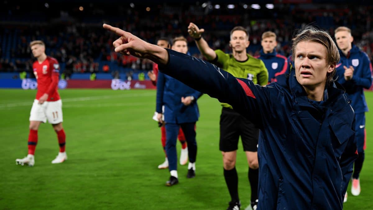 Alfie Haaland carga contra el arbitraje del Noruega-Inglaterra: "Siento que nos robaron hoy"