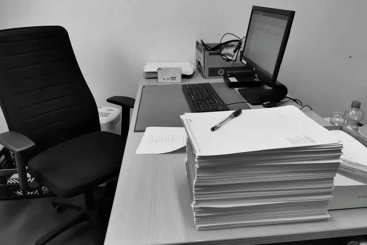 Documentación administrativa y coordinación entre organismos para gestión de menores