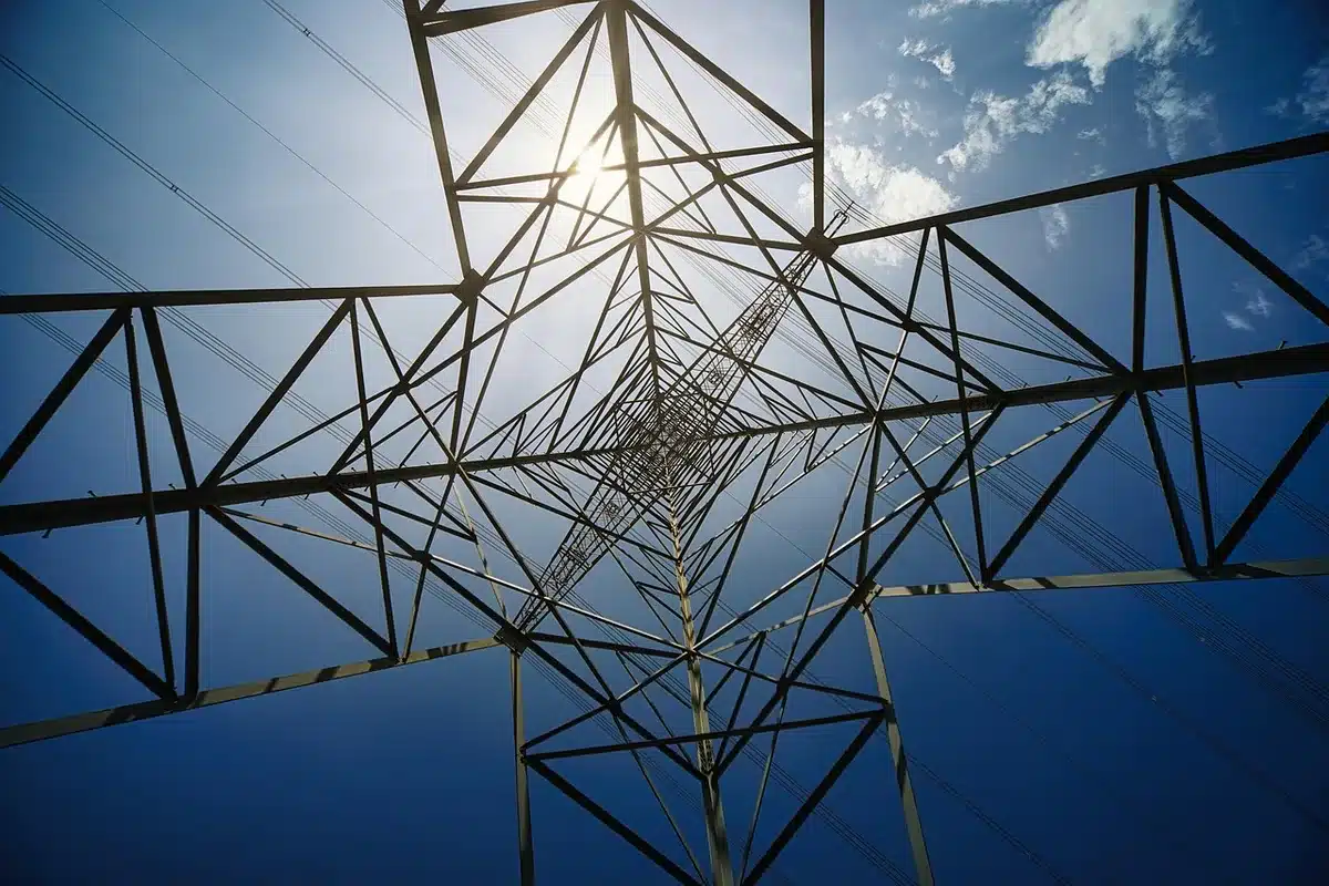 Infraestructura el&eacute;ctrica de alta tensi&oacute;n en zona rural