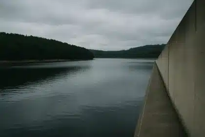 Reserva hídrica española mantiene 2.640 hm³ más que hace un año pese a perder agua